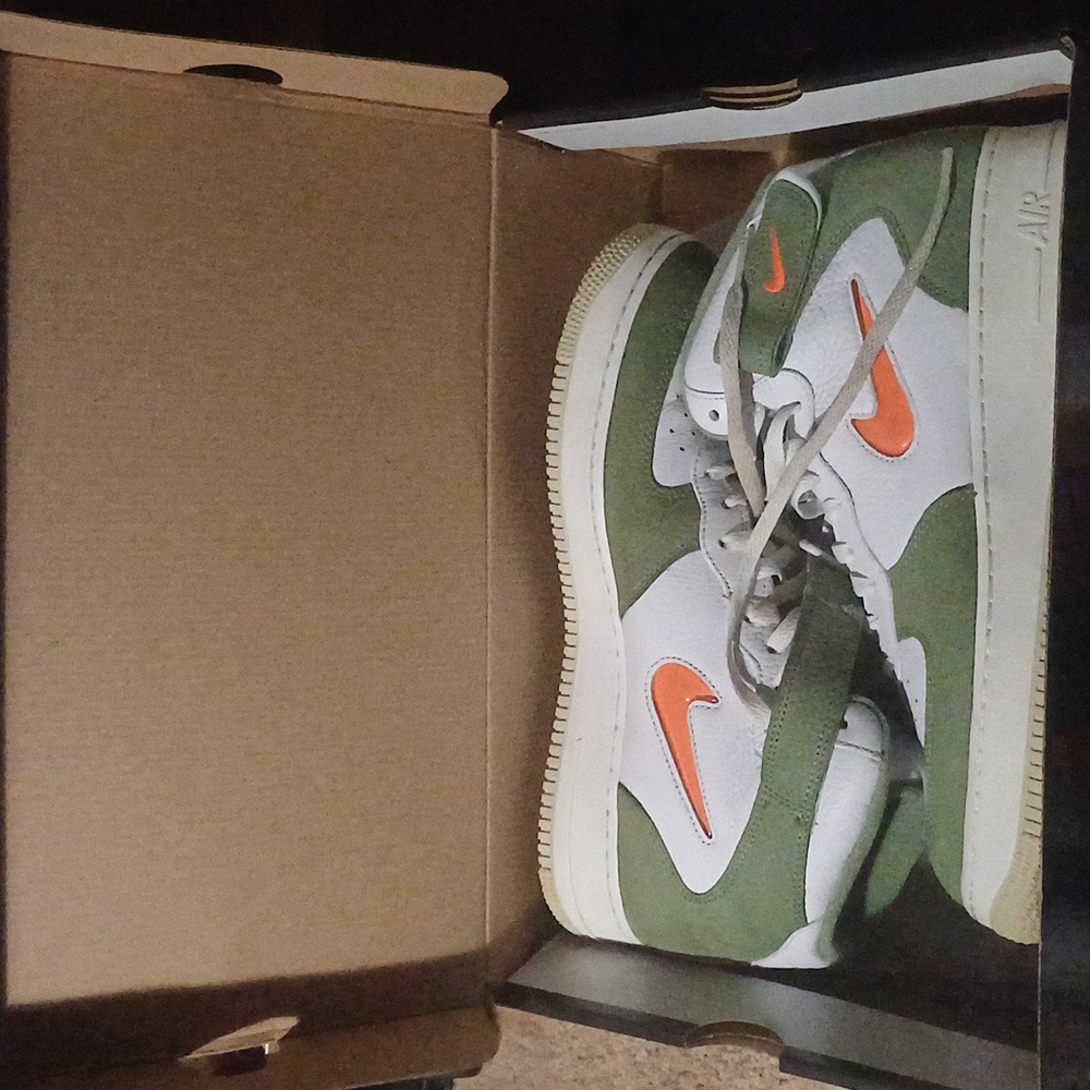 Almost new Nike Air Force 1's mid shoes